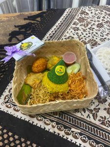 tumpeng mini besek bambu